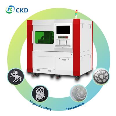 China Máquina de corte a laser de metal com lente de Singapura com velocidade de movimento de 25 m/min à venda