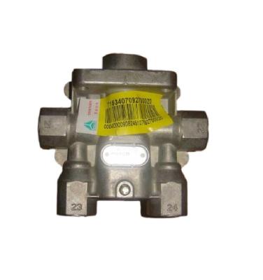 China Truck Brake System Parts FOUR-CIRCUIT PROTECTION VALVE WG9000360523 For Sinotruk HOWO SITRAK A7 T7 C7H Dump Tractor Truck Parts for sale