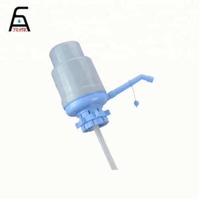 China PP Hand Water Pump For 5 Gallon Bottled Waters en venta