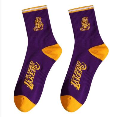 China Antibacterial Ready To Ship Cotton Designer Sweat-absorbent Basketball Team Premium Mens Sport Socks for sale