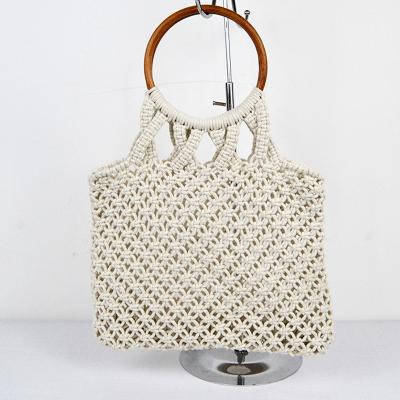 China Wooden Woven Macrame Handbag Mesh Net Rope Cord Woven Circle Handle Macrame Mesh Handbag Holiday Rattan Net Elegant Style for sale