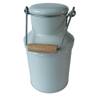 China Weinlese-dekorative Metall-Tin Milk Churn With Wood-Griff-Bonbons Tin Packaging zu verkaufen