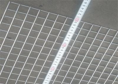 China 1/2 X 1 Welded Wire Mesh Rolls , Mesh Fencing Rolls 14 Gauge Sliver Color for sale