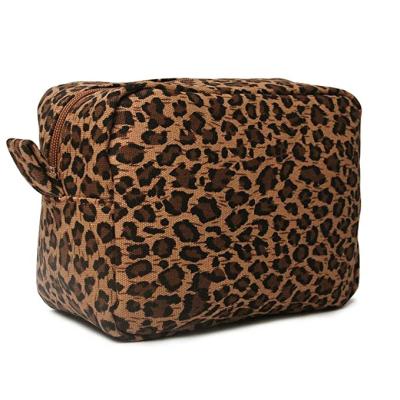 China Durable Leopard Bag Canvas Cheetah Makeup Cosmetic Bag Leather Waterproof Soft Large Travel Toiletry Purse Accessories Organizer Gi for sale