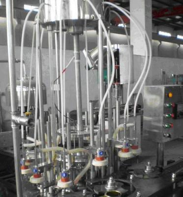 China Soft Drinks / Fruit Juice Liquid Filling Machine for sale