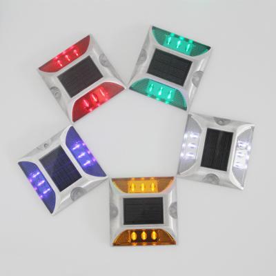 China LED Solar Traffic Warning Lights Solar Deck Lights Solar Road Signs Solar Road Studs en venta