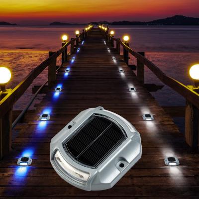 China Aluminum LED Solar Dock Light 140g Weight Bule/Cold White for Marine Docking Applications for sale