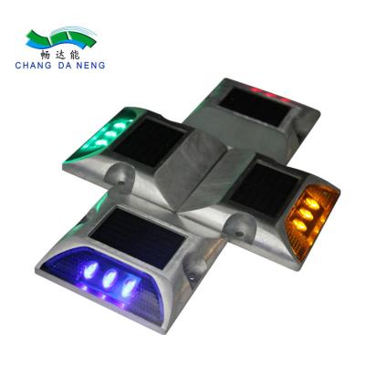 China 3leds Die Casting Aluminum Solar Road Studs IP68 Waterproof Solar Driveway Road Marker With Constant or Flashing for sale