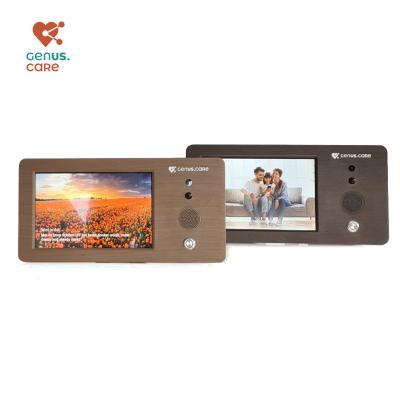 中国 デジタル フレームのスマートな家の人間の特徴をもつタブレットのPCの現代木製の穀物様式 販売のため