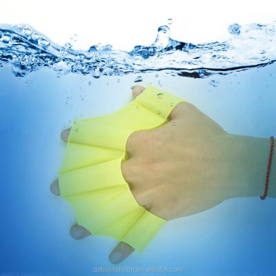 China 2016 New Non-Toxic Durable Waterproof Swimming Hand Fins Silicone Swimming Hand Fins for sale