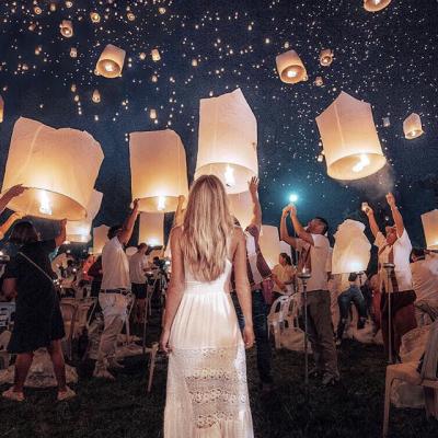 China Cheap China Gift No Flame Flying Sky Lanterns For Wedding for sale