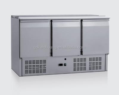 China 201/304 Stainless Steel Commercial Stainless Steel Foam Door Under Saladette Counter GN1/1 Fridge for sale