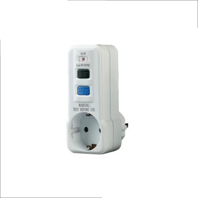 中国 RCD UK Residual Current Device Portable adaptor electrical equipments supplies 販売のため