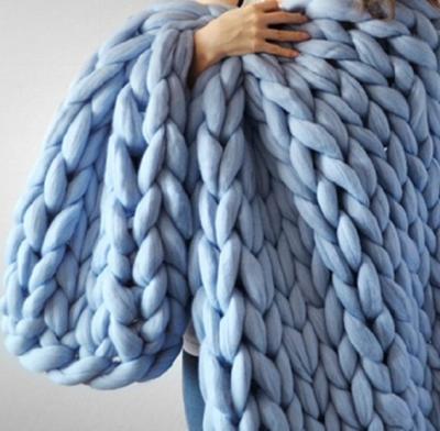 China PORTABLE cheap price soft and warm modern cotton chunky braided vegan weave handmade blue heavy knitted throw blanket for sale