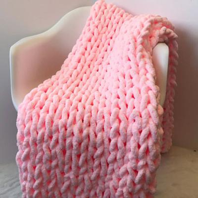 China 100% High Quality Anti-static Cozy Blankets Sofa Decoration Chunky Knit Throw Crochet Yarn Handmade Blanket for sale