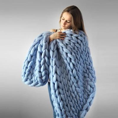 China Gray White Hand Woven Cotton High Quality PORTABLE Chunky Knit Throw Chenille Blanket for sale