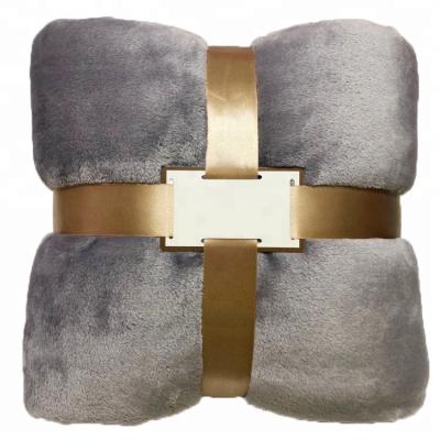 China Korea Polyester Mink Throw Blanket Wearable Wholesale for sale