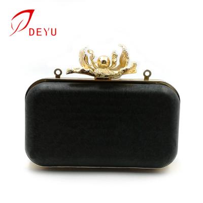 China New Fashion Design Fashionable Dinner Clutch Bag Flower Buckle Metal Box Purse Frame Square Frame Clutch for sale