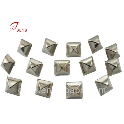 China For handbag pyramid shape metal high quality spike stud for handbags accessories pyramid rivets studs for bag for sale