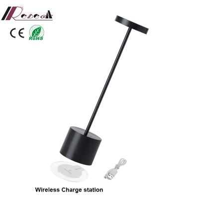 China Trolley Low Charging USB Smart Home Lights Modern Wireless Aluminum Bedside Table Lamp for sale