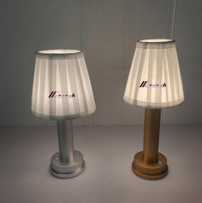 China Modern Cordless Restaurant Aluminum Table Lamp Rechargeable Led Fabric Lamp for sale