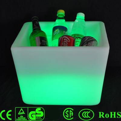 China Waterproof Outdoor LED Light Up Planters And Led Illuminated Flower Pots for sale