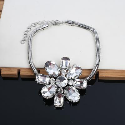 China Retro CLASSIC European and American exaggerated oversized crystal spring of silver flower necklace scarf / summer new style necklace scarf for sale