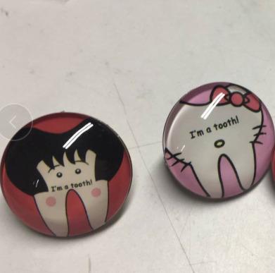 China China cartoon design dental metal and plastic brooch/badge for dentist and dental nurses for sale