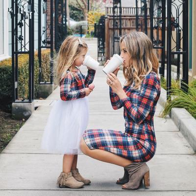 China 2021 Parent and Child Breathable Clothes Mother and Daughter Dress Round Neck Plaid Long Sleeve Dress for sale