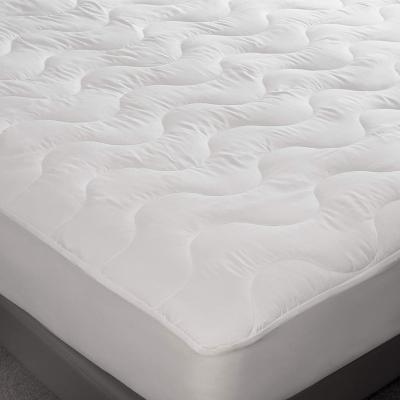 China Single quilted mattress cover made of 100% breathable and soft Microfiber Polyester with elastic band on the fitted sheet for sale