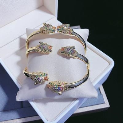 China Men's CLASSIC Gold Plated Bracelet Bangle Shape Party Gift High Quality Animal Charm Bracelet For Women for sale