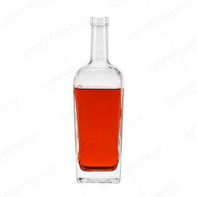 China Glasflasche 70cl 75cl Quadrat Whiskey Spirit Glasflasche mit Custom Cork zu verkaufen