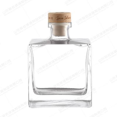 China Botas de muestra de whisky de vidrio personalizadas Tapón para envases de plástico de aluminio en venta