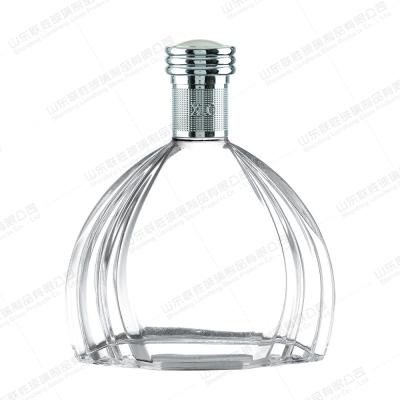 China Whiskey XO Empty Liquor Spirit Bottle with 750ml 500ml Capacity and Glass Lid Sealing Type for sale