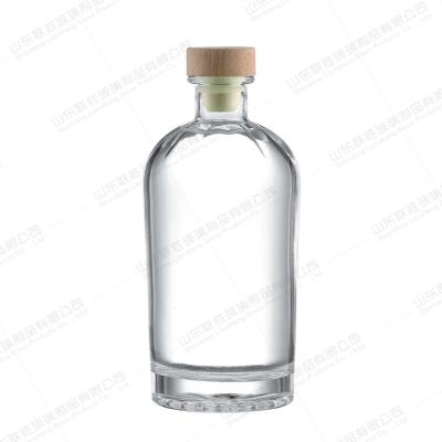 China Transparent 750ML Custom Label Flint Empty Bottles Glass Spirits Large Spirit Bottle for Beverage for sale