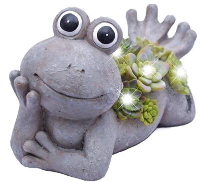 China Europe Frog Garden Statue With Solar Light , Outdoor Resin Statue for sale