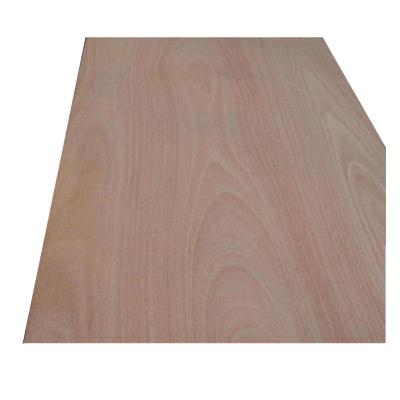 China JIAMUJIA modern commercial plywood E1 glue 18mm poplar core okoume laminated plywoods for construction or package for sale