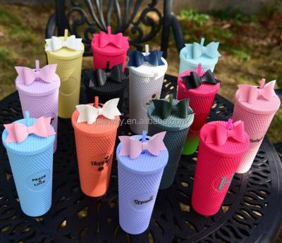 China Viable Customize Cute Logo Color Hand Glitter Sumbler Grid Portable Reusable Plastic Drinking Cups With Lids And Straws for sale