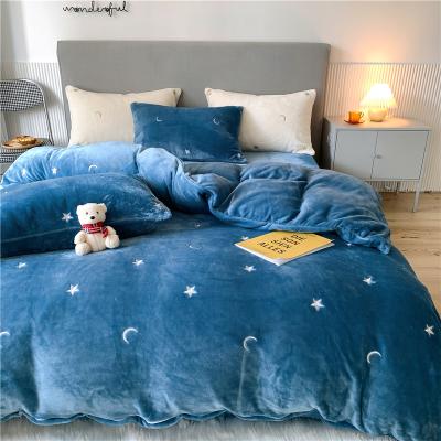 China Anti-Static Comforter Sets Romantic Luxury Bedroom Duvet Cover Cotton Velvet Bedding Linen Sets Large for sale