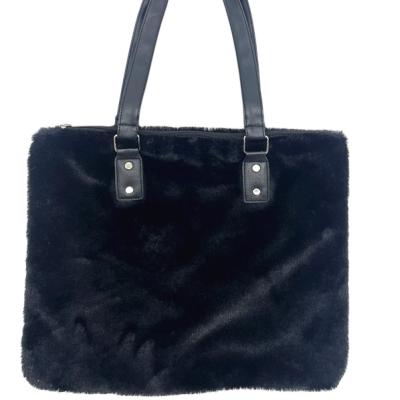 China Eco Friendly Tote Bag New Winter Designed Luxury Black Faux Fur Women Fluffy Tote Bag for sale