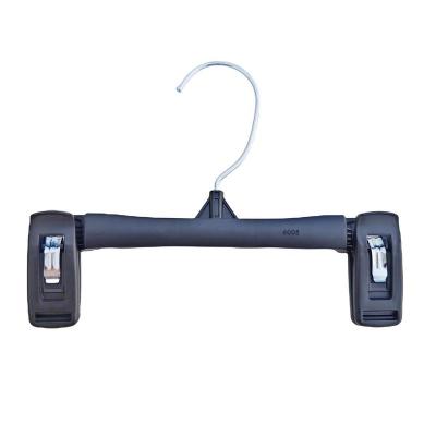 China Behind Doors/On Walls Factory 6008CG black Plastic trouser rack  8-inch  Swivel metal hook clip for custom logo hanger for sale