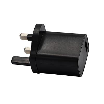 China Mobile Phone Manufacturers Direct Selling UK Fast Charger 12w Mobile Phone Plug Single Usb Left Wall Charger for sale