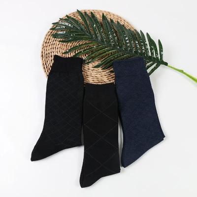 China Low MOQ High Quality Quilted Pattern Black 100% Cotton Socks Men For Business for sale