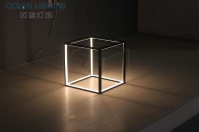 China Modern Custom Metal Nordic Home Pit Bed European Style New Design Gold Bedside Night LED Modern Table Lamp For Hotel for sale