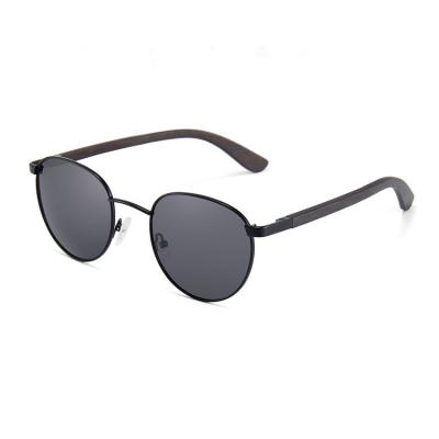 China Fashion Sunglasses Polarized Walnut Wood Sunglasses for sale