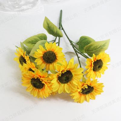 China Artificial Sunflower Wedding Celebration 2021 New Style Sunflower Flower Bouquet Wholesale for sale