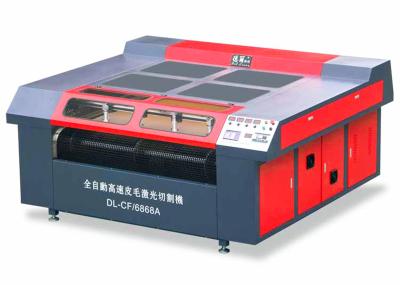 China Cortadora automática del laser de los zapatos, grabador del laser del CNC del CO2 300W para el material suave en venta