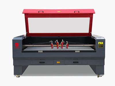 China 4 Head Leather Laser Cutting Machine , Smart 180W Fumeless Leather Carving Machine for sale