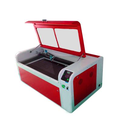 China kleine Schneidemaschine Laser-150W, 2 Kopf 1600*1000mm Mini-CNC Laser-Graveur zu verkaufen