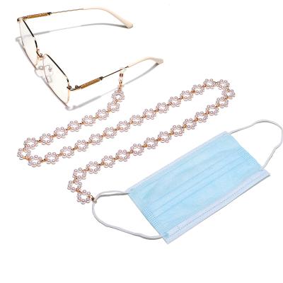 China CLASSIC Glass Pearl Earwear Fashion Brass Chain For Sunglasses Summer Flower Design Glass Holder Accessories Klein Jewelry for sale